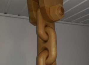 Wooden chain with M36 x 140mm bolt